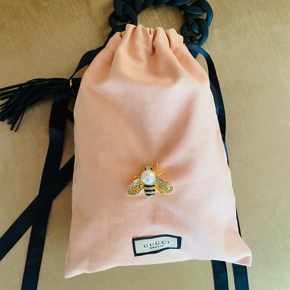Gucci Beauty Drawstring Pouch - Picture 12 of 12